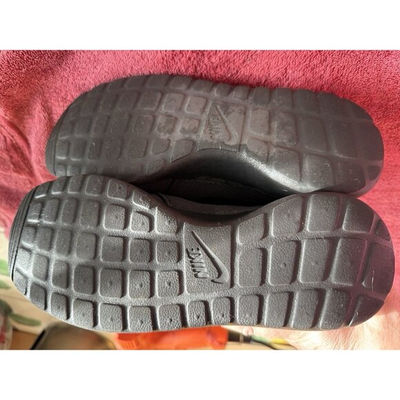 Nike Running Shoes Women's Size 7 Black - Picture 4 of 5